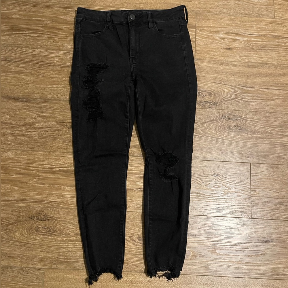 American Eagle Outfitters distressed jegging